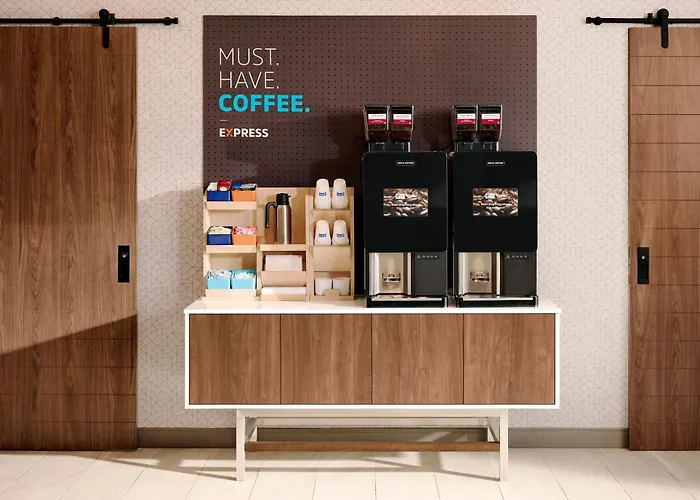 Express & - By Ihg Hotel 3*
